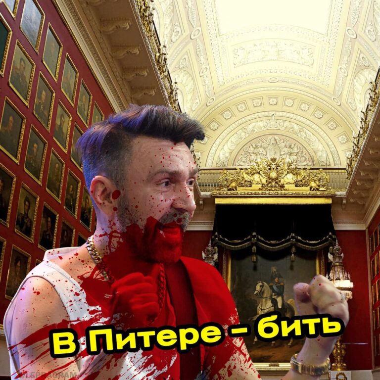 Инцидент в Эрмитаже: охранник сломал нос посетителю из-за QR-кода